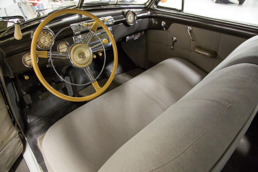 Интерьер Buick Roadmaster Sedanet (76S-4707) 1946 года  (фото 8 из 26)